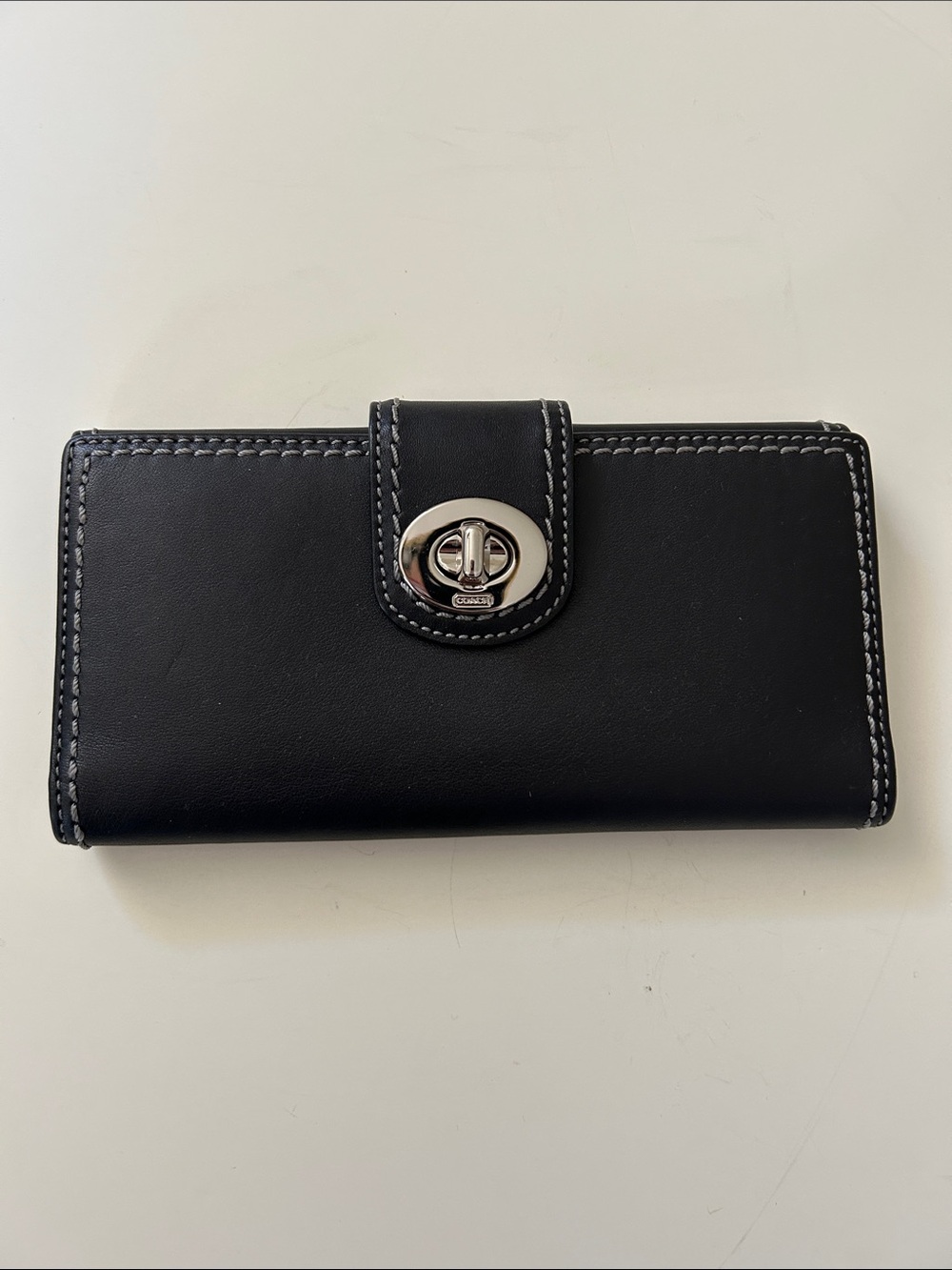 Pre-owned Coach Black Leather Continental Wallet with Silver Turnlock